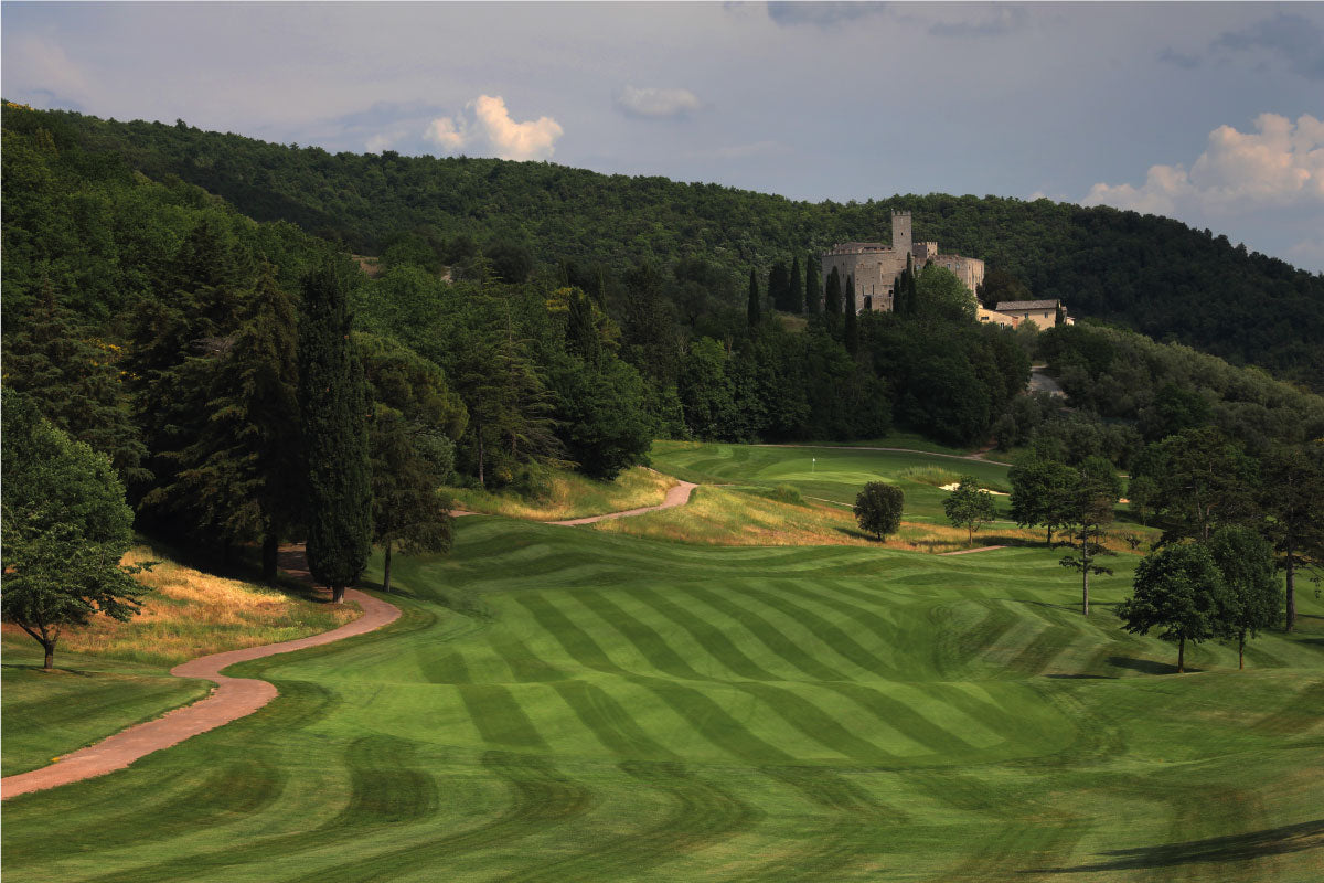 GreenClub-Golf-Antognolla-golf-16th-fairway-italie