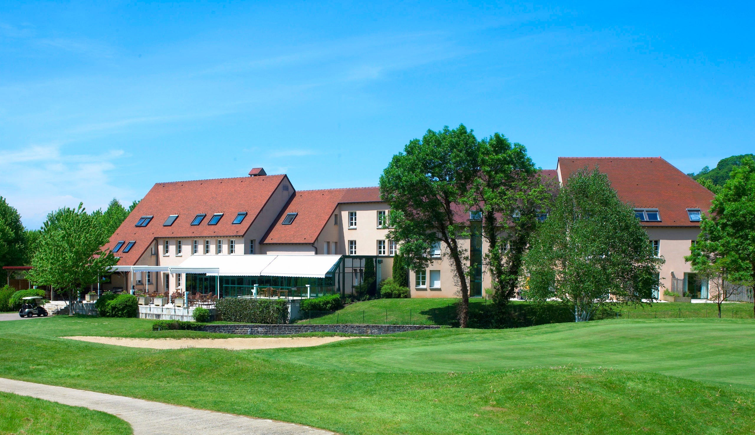GreenClub-Golf-Golf-Val-de-Sorne-France-scaled